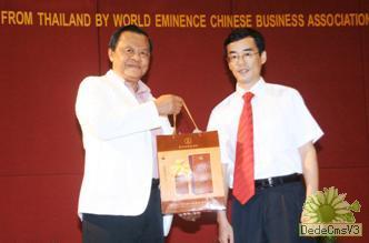 酒中酒霸送泰國前副總理