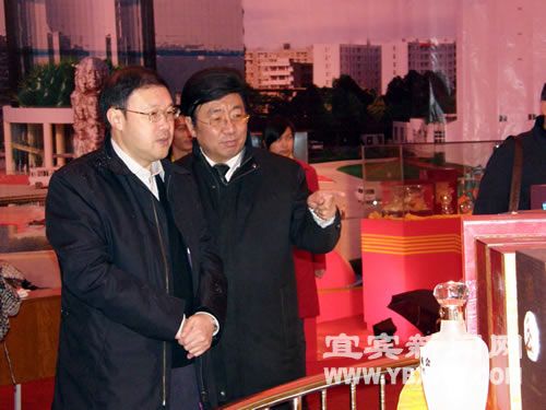 品味美酒楊冬生希望宜賓酒產業不斷開拓市場