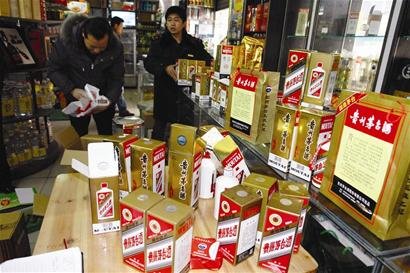 名酒瓶內盛滿“昧心”低檔酒