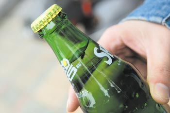 雪碧驗罐結果“難產”(組圖)