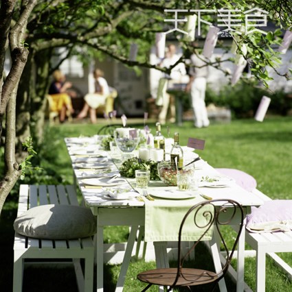 戶外慢慢品白葡萄酒，不失為一種享受