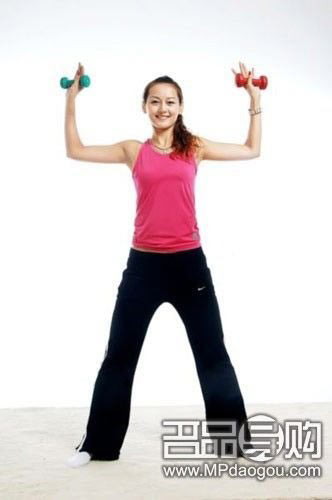 悠閑啞鈴操輕松塑造完美線條