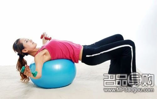 悠閑啞鈴操輕松塑造完美線條