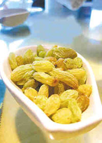 夏日出行宜帶水果干