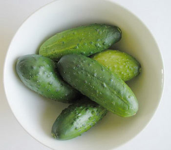 黃瓜帶皮生吃有利
