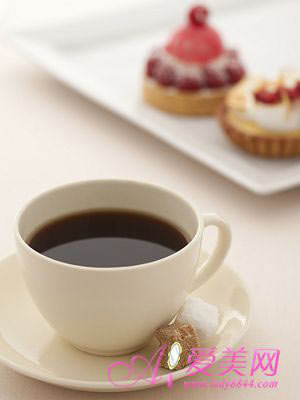 飲食技巧喝飲料小心喝出胖身材