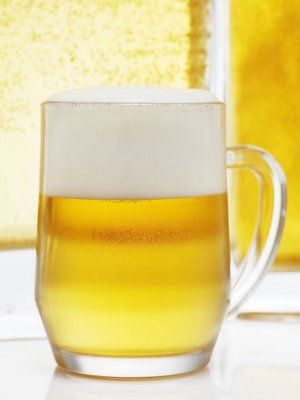 夏季解暑需留意 暢飲啤酒“五不宜”