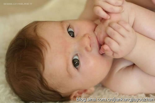 給寶寶添加輔食三點不容忽視!