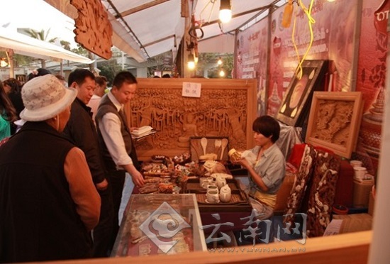 市民了解泰國工藝品