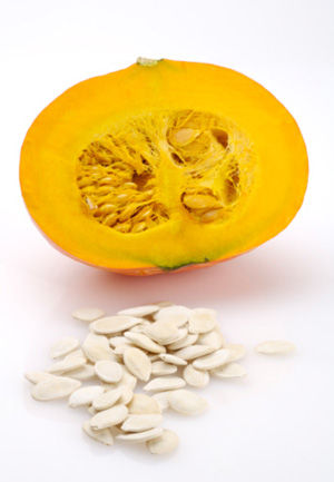 1、南瓜子消除痘痘