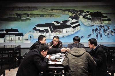 黃酒配茴香豆 紹興老城的美食秘密