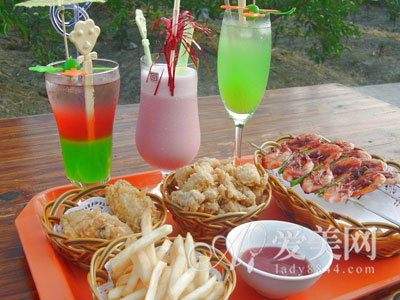 夏日喝飲料解渴要謹慎 小心