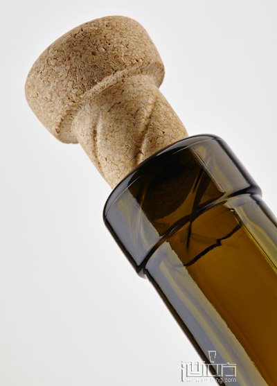 阿莫林與O-I公司攜手推出嶄新的HELIX葡萄酒封裝方案