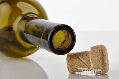 此次方案是阿莫林和O-I公司歷經4年的合作成果，HELIX方案的發展有賴于雙方在服務全球葡萄酒市場上的創新能力和專業技術，也得益于百年傳統基業的累積。