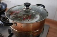 姜絲黃酒蒸青蟹的做法圖解2