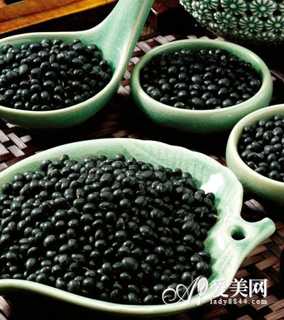  老是頭發(fā)掉? 8個食療方 讓你遠離脫發(fā)困擾 