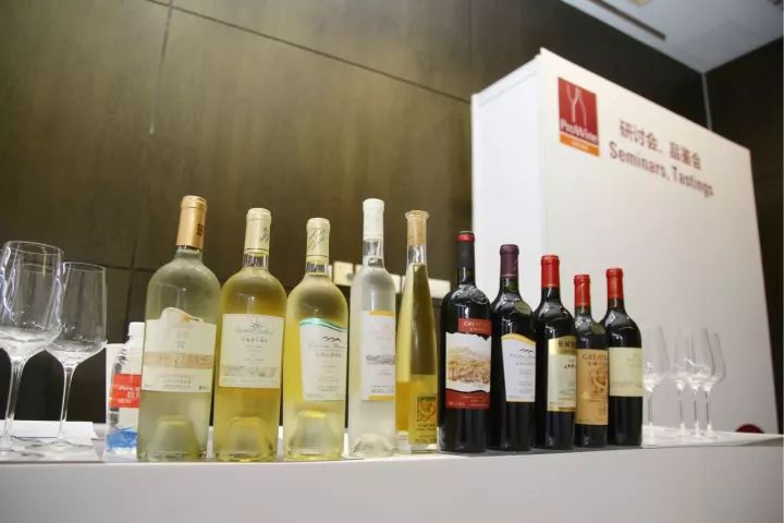 說明:http://image2.135editor.com/cache/remote/aHR0cHM6Ly9tbWJpei5xcGljLmNuL21tYml6X2pwZy9jTGN3bG11VnBVOG50cGJncTdEVDBWMWt1b3FYS0UxaWJycDBRRUQ1SW1SbFVsSFFZR3hNTE15NGt4aWE1MndxY3E5eGFtYzhaMnZxbEtCQTUxdmR2ZUJnLzY0MD93eF9mbXQ9anBlZw==