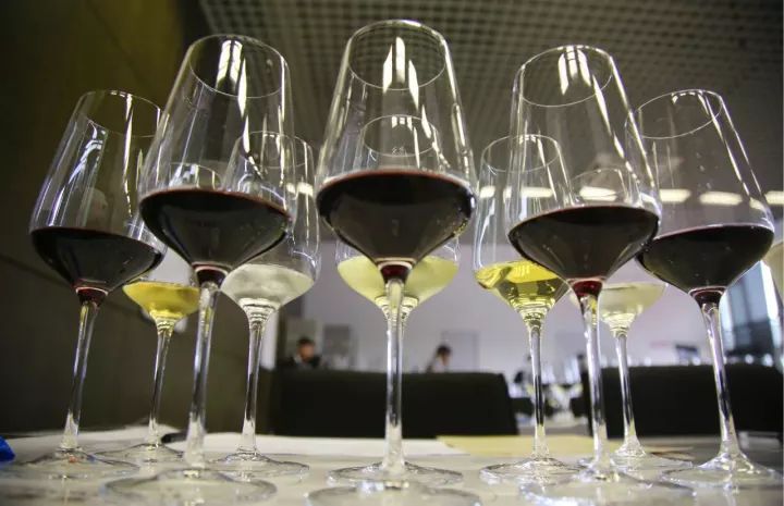 說明:http://image2.135editor.com/cache/remote/aHR0cHM6Ly9tbWJpei5xcGljLmNuL21tYml6X2pwZy9jTGN3bG11VnBVOG50cGJncTdEVDBWMWt1b3FYS0UxaWJBVFBaSkxxVDc4QndteWljazV5OUxMWENaME9aTGJxMjQ2VjNXMkRpYUZKNW1mSll3S3VpY2pSWGcvNjQwP3d4X2ZtdD1qcGVn