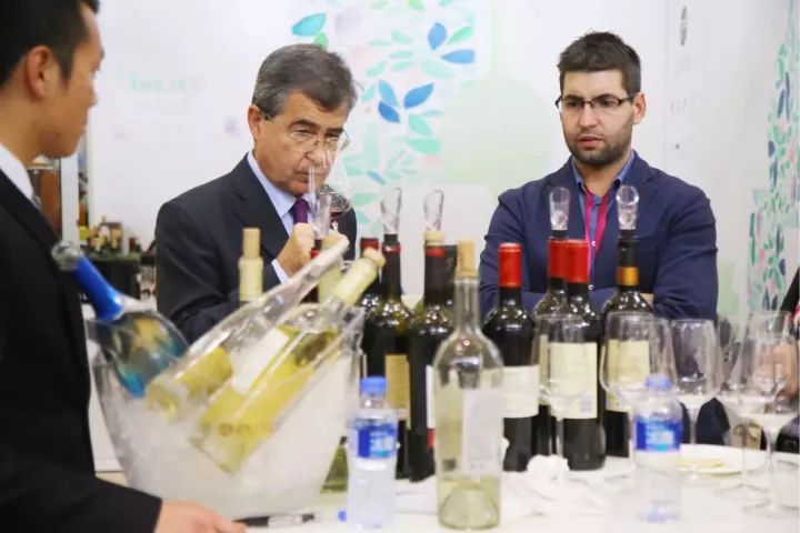 說明:http://image2.135editor.com/cache/remote/aHR0cHM6Ly9tbWJpei5xcGljLmNuL21tYml6X2pwZy9jTGN3bG11VnBVOG50cGJncTdEVDBWMWt1b3FYS0UxaWIzbUswbDRRMTVLZkRNWWZ2M1ZJNGNHdkxmaWFuSFhkNzRJS29GN1czc0FOY09FVXEwaWFjWHR4QS82NDA/d3hfZm10PWpwZWc=