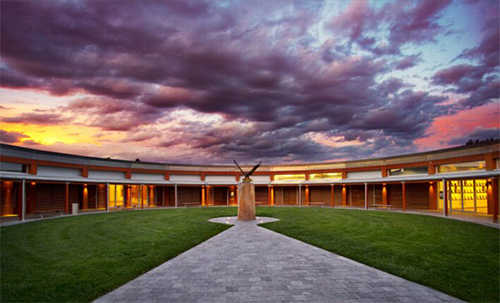 Wolf Blass紛賦酒莊推出狗年限量版新春酒款