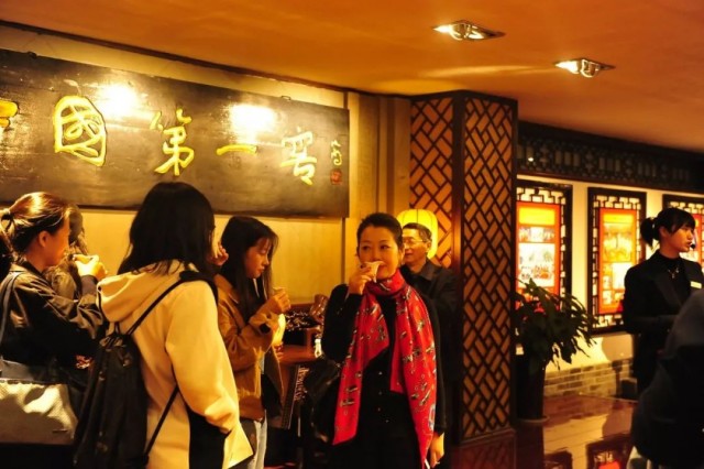 全國主流媒體走進瀘州老窖，訪國寶窖池，看川酒振興新風貌