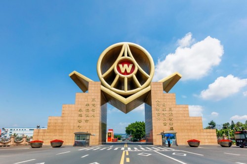 作為大型國有企業，五糧液始終牢記“國之大者”，自覺把企業發展與國家戰略、民族復興、人民幸福緊密結合起來，更好融入以中國式現代化全面推進中華民族偉大復興的歷史進程。