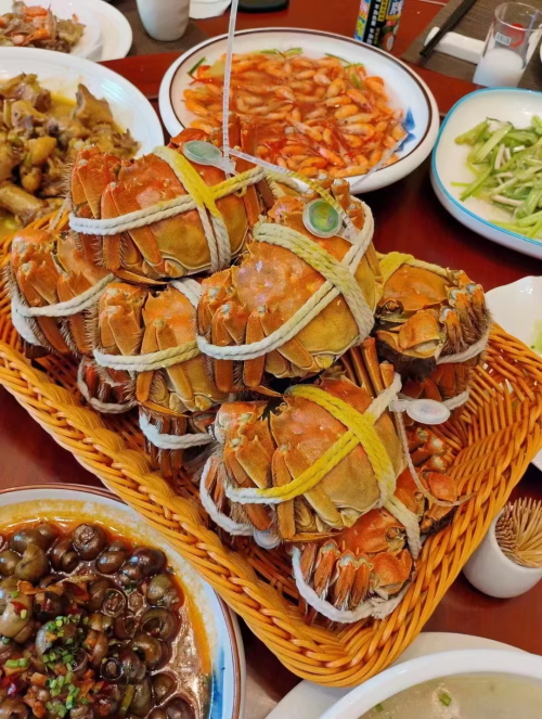 “蟹逅茅臺·相遇醬香”澄蟹之美主辦的首屆仁懷醬香酒·陽澄湖大閘蟹美食文化節圓滿成功！